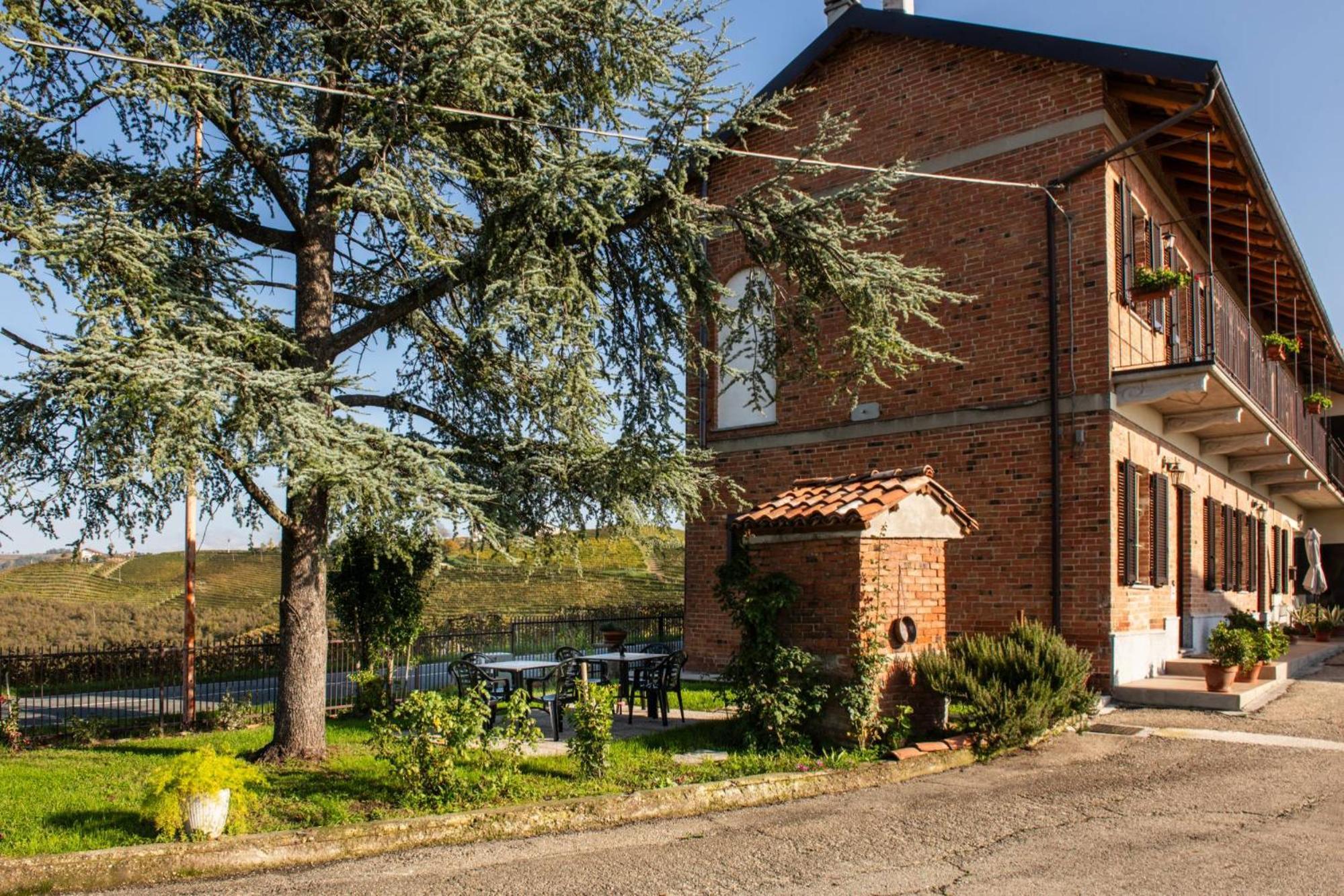 Casa Rubbo - Appartamento 'Como' Nelle Langhe Альба Екстер'єр фото