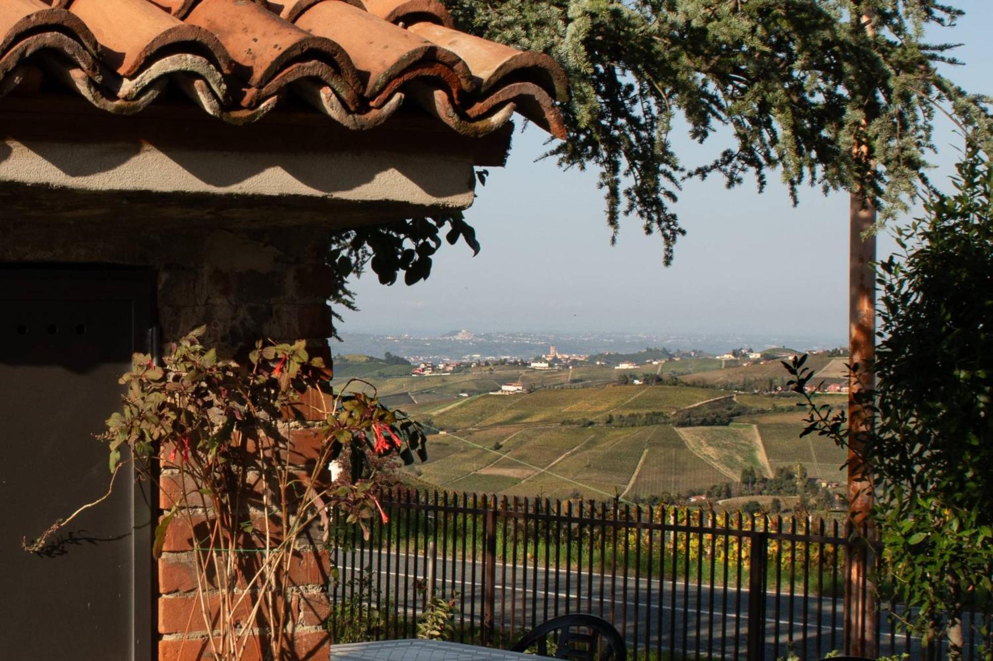 Casa Rubbo - Appartamento 'Como' Nelle Langhe Альба Екстер'єр фото